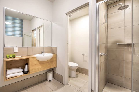 Nightcap at Seaford Hotel - QLD Tourism 2