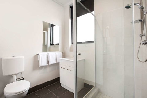 Nightcap at St Albans Hotel - QLD Tourism 1