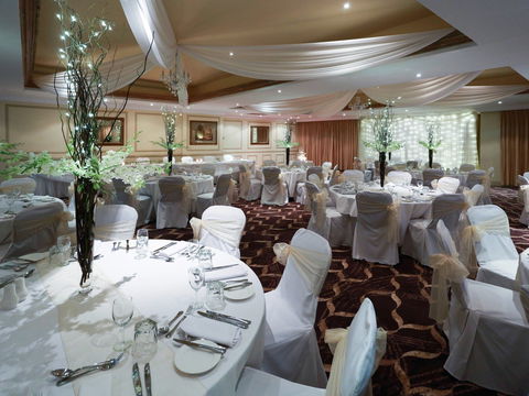 Grand Mercure The Hills Lodge - Queensland Tourism 6