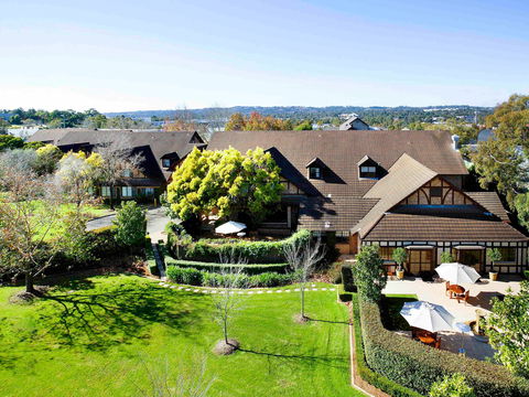Grand Mercure The Hills Lodge - Queensland Tourism 7