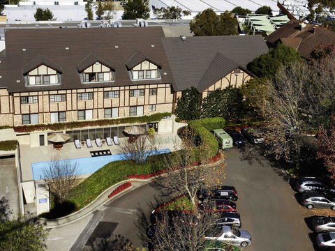 Grand Mercure The Hills Lodge - Queensland Tourism 17