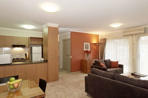 Ringwood Royale Apartment Hotel - QLD Tourism 11