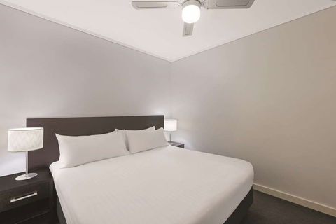 Adina Apartment Hotel Barrack Plaza - Queensland Tourism 8