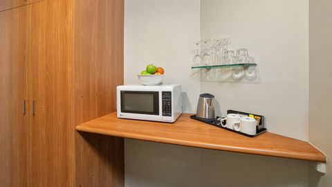 Metro Hotel Perth City - Queensland Tourism 8