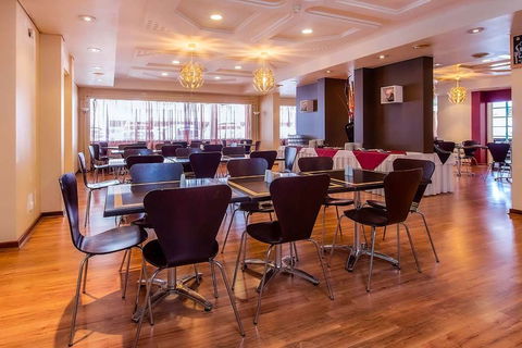 Quality Hotel Ambassador Perth - Queensland Tourism 9