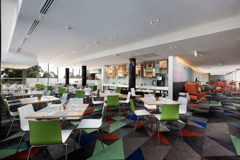 Atura Dandenong - QLD Tourism 10