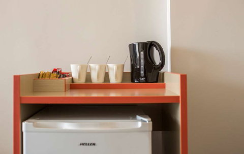 Nightcap At Waltzing Matilda Hotel - QLD Tourism 6