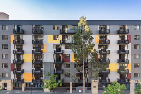 Mont Clare Boutique Apartments - Queensland Tourism 0