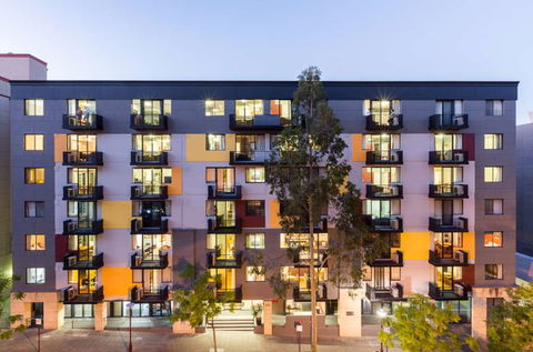 Mont Clare Boutique Apartments - Queensland Tourism 1