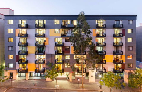 Mont Clare Boutique Apartments - Queensland Tourism 2