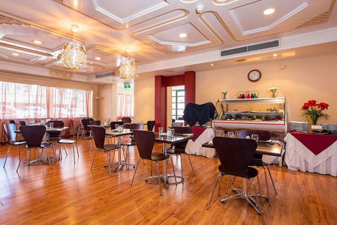 Quality Hotel Ambassador Perth - Queensland Tourism 10