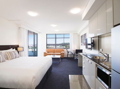 Oaks Grand Gladstone - QLD Tourism 1