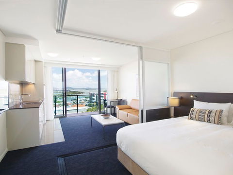 Oaks Grand Gladstone - QLD Tourism 4