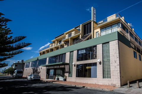 Alloggio Newcastle Beach Hotel - Queensland Tourism 0