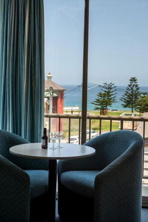 Alloggio Newcastle Beach Hotel - Queensland Tourism 1