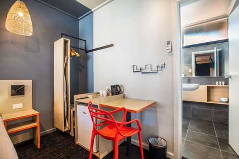 Monash Hotel - Queensland Tourism 2