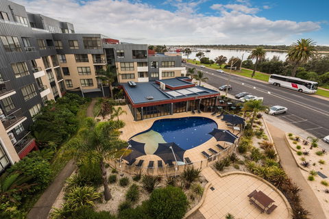 Esplanade Resort And Spa - Queensland Tourism 1