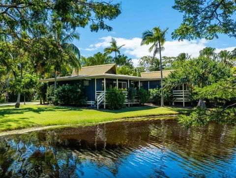 Sanctuary Lakes Fauna Retreat - Queensland Tourism 2