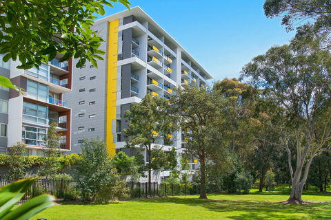 Astra Apartments MacQuarie Park - QLD Tourism 0