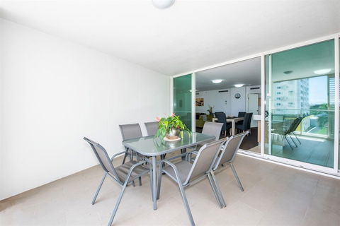 Lanai Riverside Apartments - Queensland Tourism 0