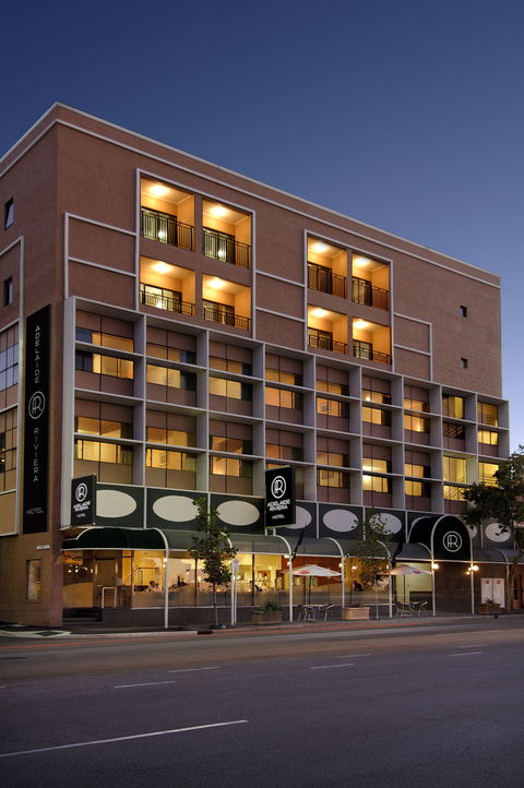 Adelaide Riviera Hotel - Queensland Tourism 0