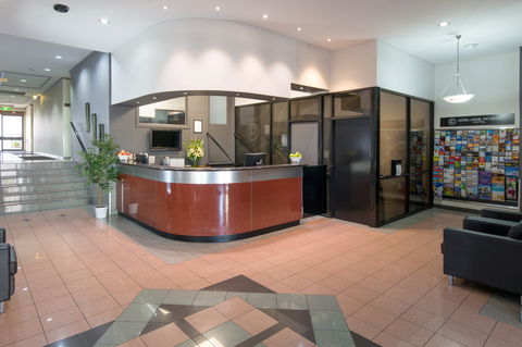 Adelaide Riviera Hotel - Queensland Tourism 1