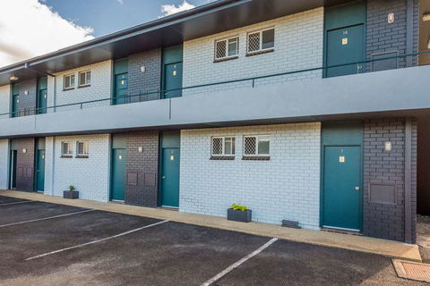 Comfort Inn All Seasons - QLD Tourism 1