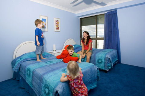 Gemini Court Holiday Apartments - Queensland Tourism 4