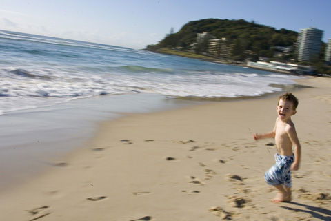 Gemini Court Holiday Apartments - Queensland Tourism 7