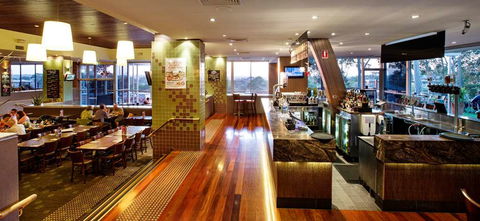 Nightcap At Shoppingtown Hotel - QLD Tourism 4
