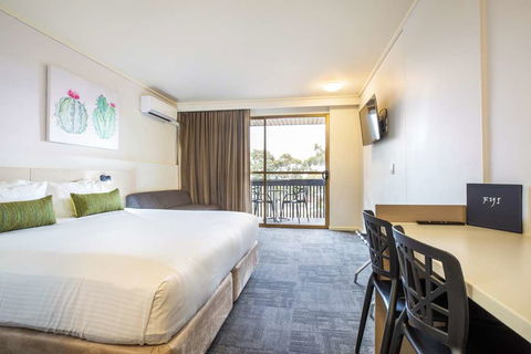 Nightcap At Shoppingtown Hotel - QLD Tourism 6