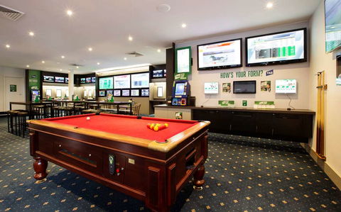 Nightcap At Shoppingtown Hotel - QLD Tourism 8