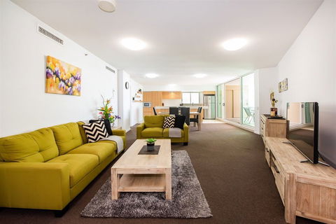 Lanai Riverside Apartments - QLD Tourism 5