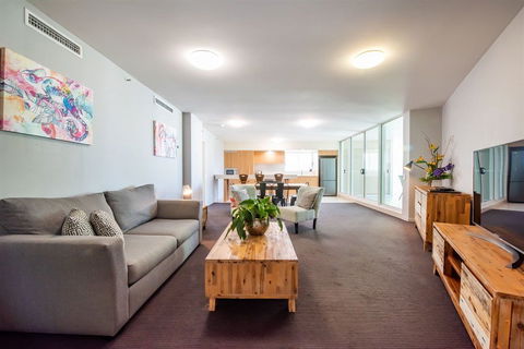 Lanai Riverside Apartments - QLD Tourism 8