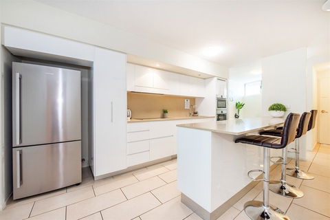 Lanai Riverside Apartments - QLD Tourism 12