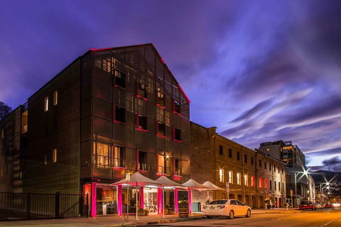 Salamanca Wharf Hotel - QLD Tourism 1