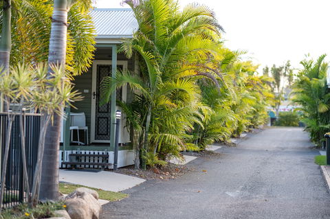 Barney Beach Accommodation Centre - QLD Tourism 0