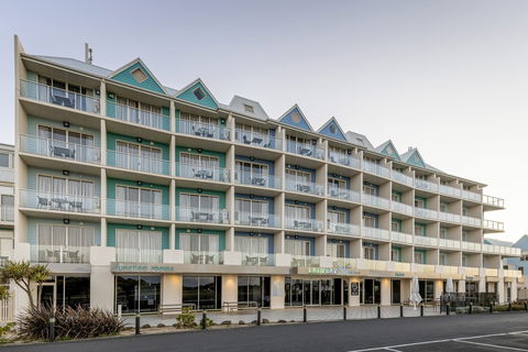 Lady Bay Resort - QLD Tourism 0