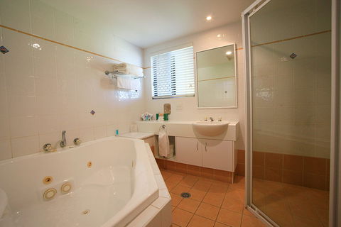 Macquarie Barracks Inn - Queensland Tourism 2