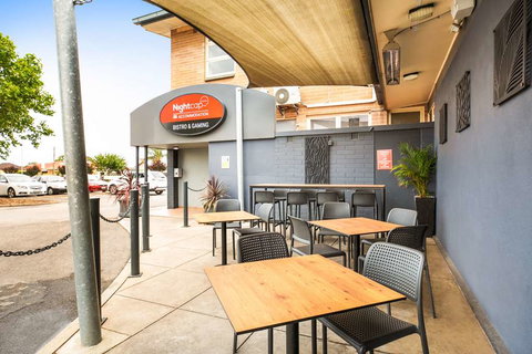 Nightcap at Hendon Hotel - QLD Tourism 0