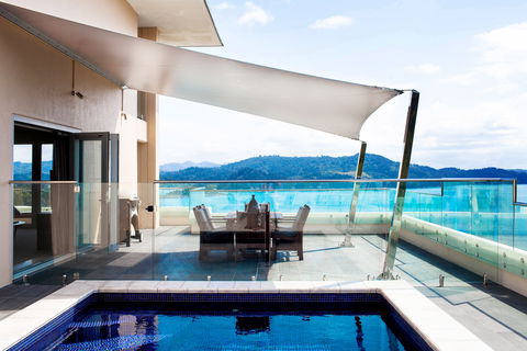 Reef View Hotel - Queensland Tourism 2