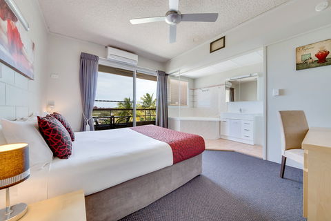 Camelot Motel - QLD Tourism 2