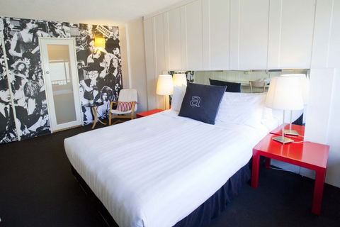 Punt Road Apartment Hotel - QLD Tourism 1