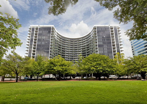 Astra Canberra Manhattan - Queensland Tourism 0