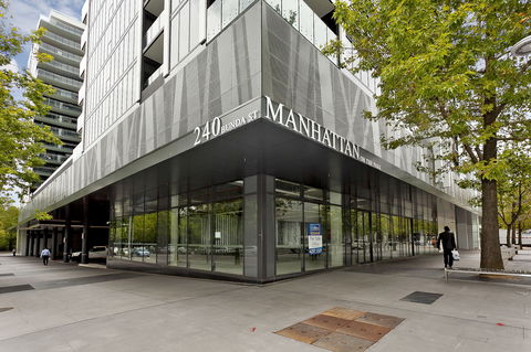 Astra Canberra Manhattan - Queensland Tourism 1