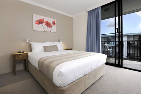Assured Waterside Apartments - Queensland Tourism 1