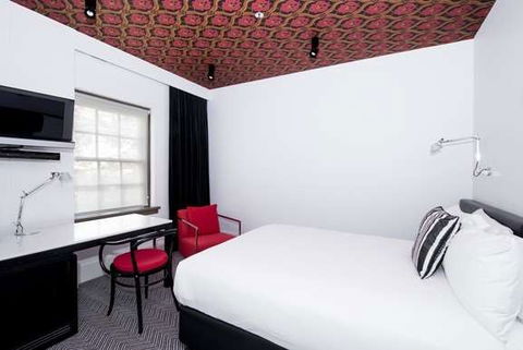 Peppers Gallery Hotel, Canberra - Queensland Tourism 2