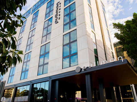 Pullman Sydney Airport Hotel - Queensland Tourism 0