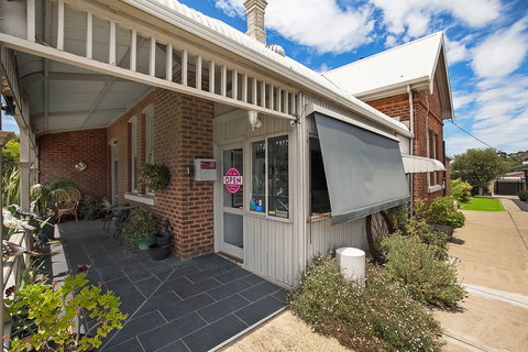 Hamilton Lakeside Motel - QLD Tourism 4