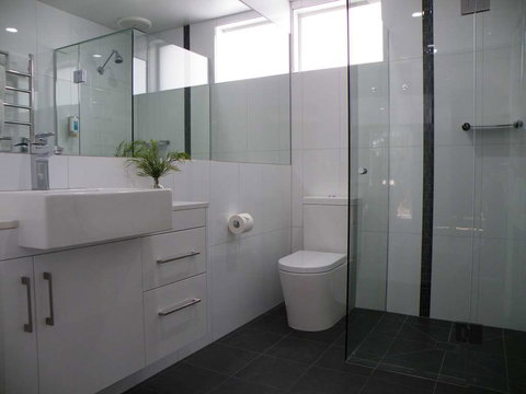 Hamilton Lonsdale Motel - QLD Tourism 1